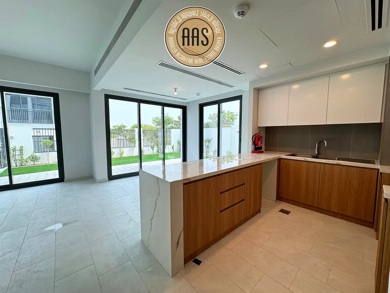 End Corner 4Bedroom Townhouse Villa For Rent in La Rosa Villanova63735762409603112