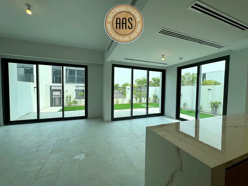End Corner 4Bedroom Townhouse Villa For Rent in La Rosa Villanova63735762409603111