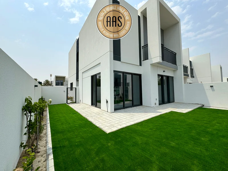 End Corner 4Bedroom Townhouse Villa For Rent in La Rosa Villanova63735762409603110