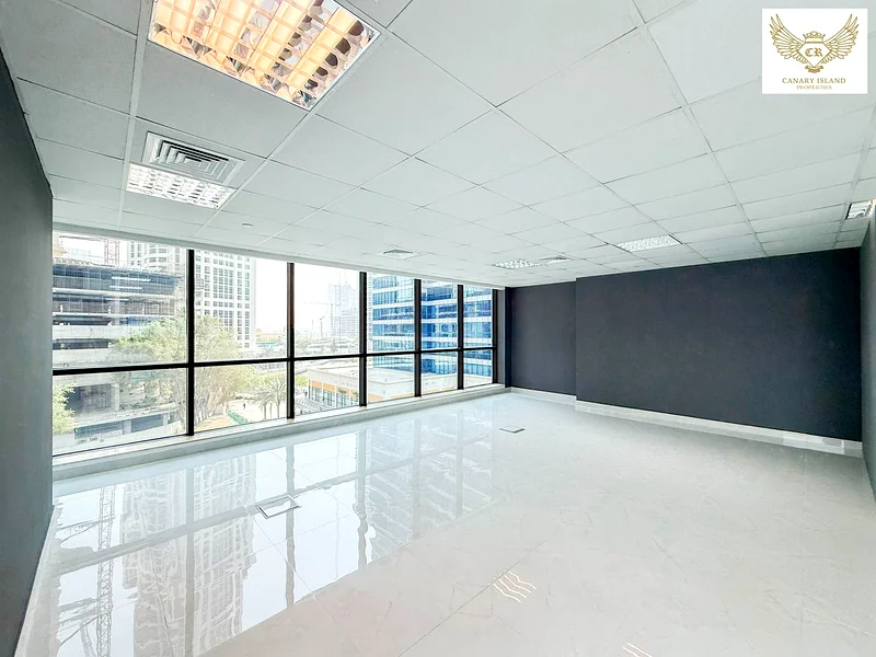 مجهز | واسع | شاغر | بجانب المترو63619670156930114
