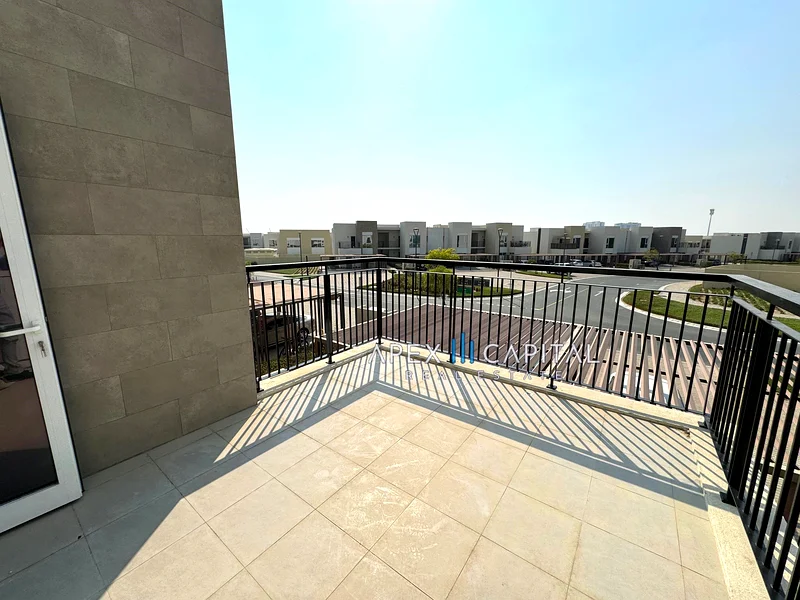 Top Spot | Bright and Cozy Row Home | 2BR63805480309507113