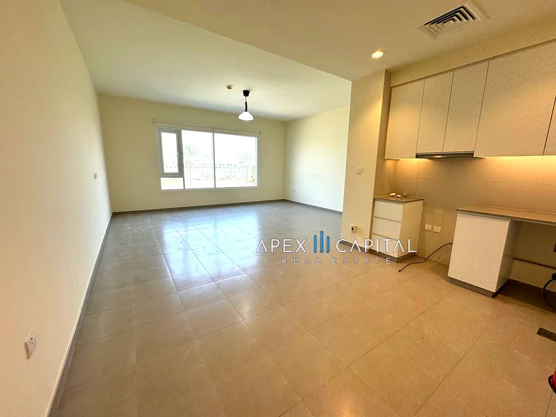 Top Spot | Bright and Cozy Row Home | 2BR63805480309507110
