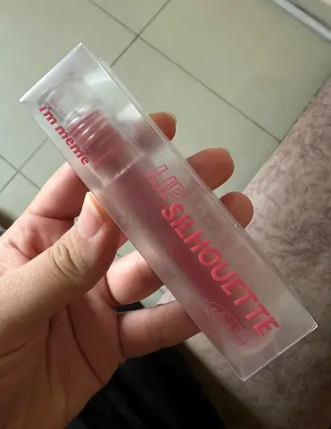 Im meme lip silhouette