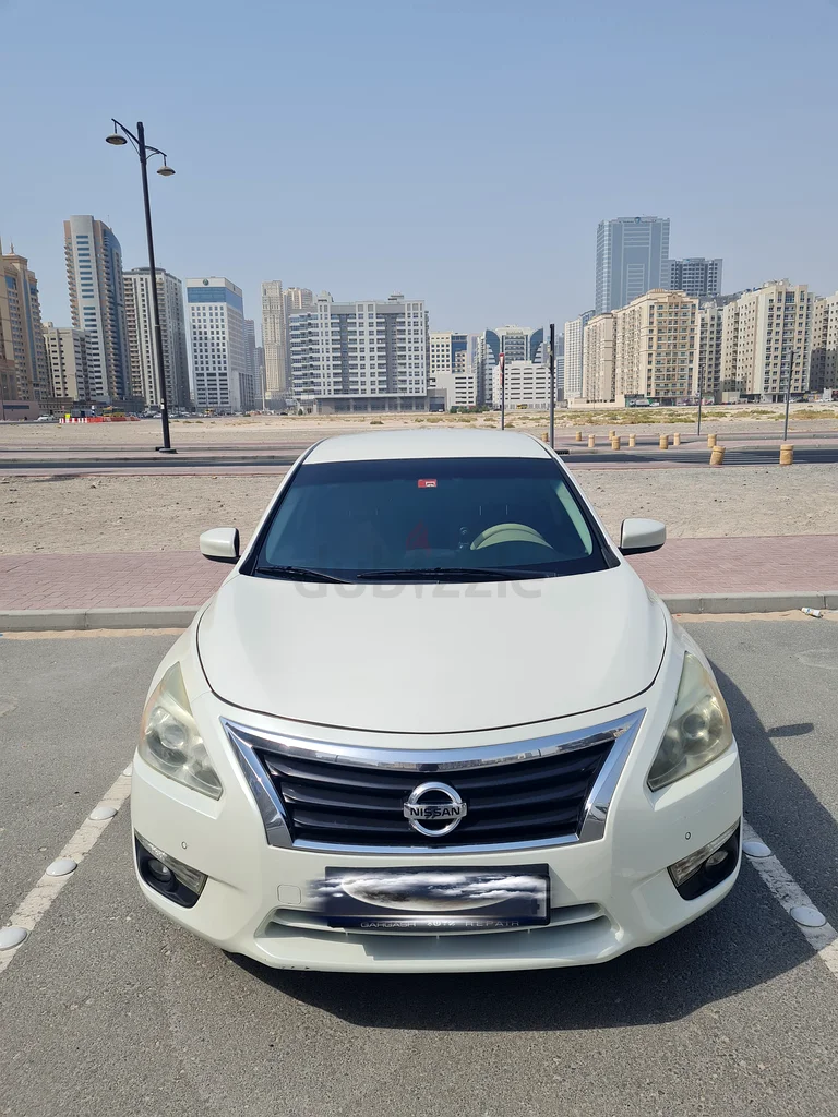 Nissan altima 2015 model gcc full option  SV V4 . 16500 .63613131470337113