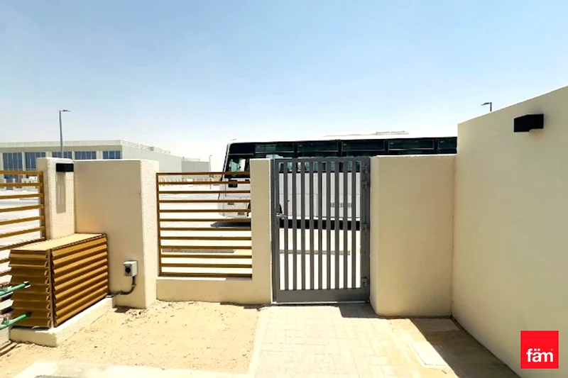 يواجه الشارع | جاهز للانتقال | وحدة متوسطة63735762486913114