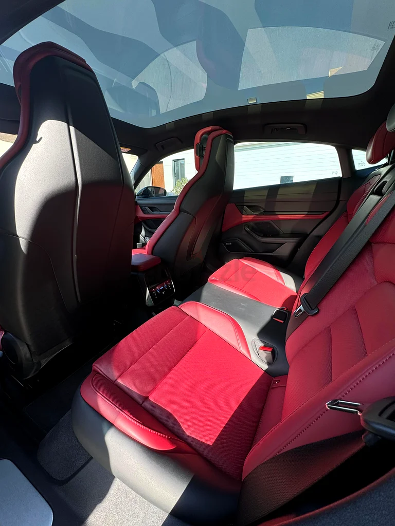 Immaculate Porsche Taycan 4S | GCC specs63612074560002113