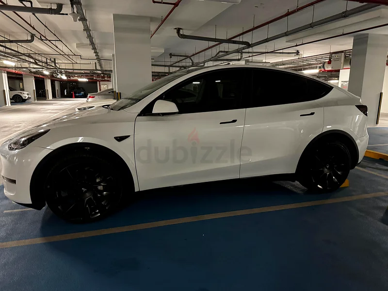 Tesla Model Y Long Range63612058986625113