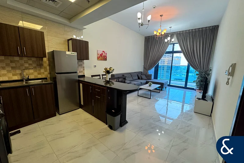 Spacious 1 BR | Upgraded | Prime Location63783845365633110