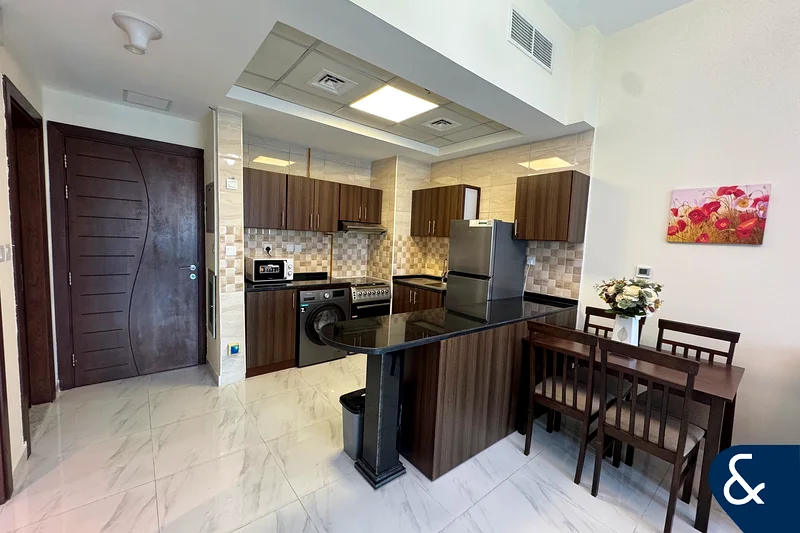 Spacious 1 BR | Upgraded | Prime Location63783845365633112