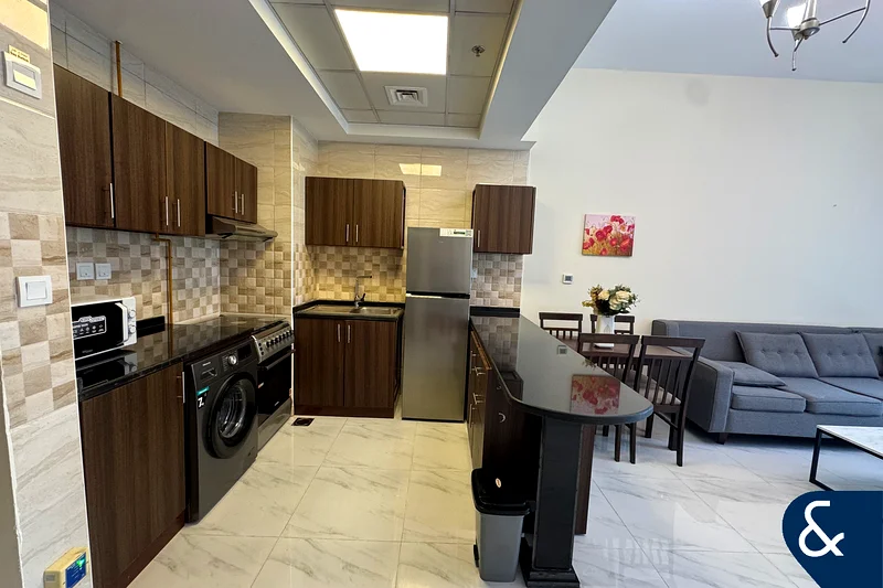 Spacious 1 BR | Upgraded | Prime Location63783845365633111