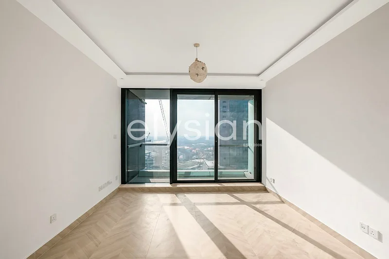 High Floor | Upgraded | Vacant On Transfer63987759067394110