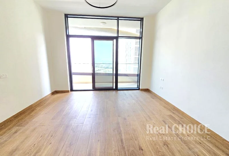 Live in Luxury | Modern Apartment | Spacious63767557232898113