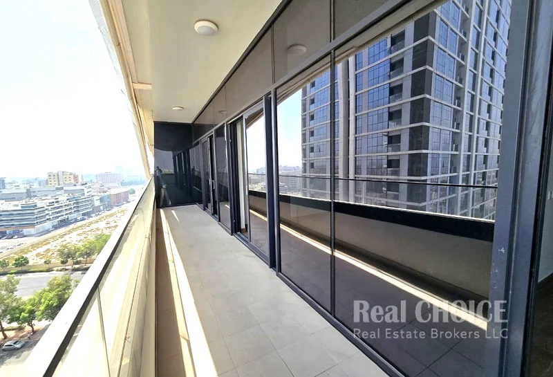 Live in Luxury | Modern Apartment | Spacious63767557232898110
