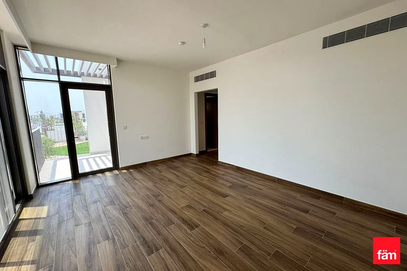 جديد بالكامل | قطعة أرض كبيرة | واسع | شاغر63762313327747112