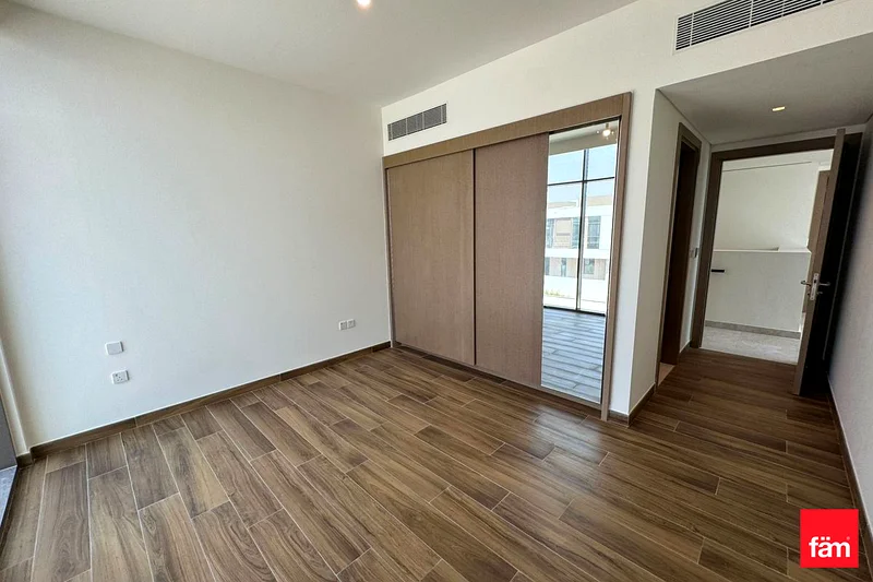 جديد بالكامل | قطعة أرض كبيرة | واسع | شاغر63762313327747113