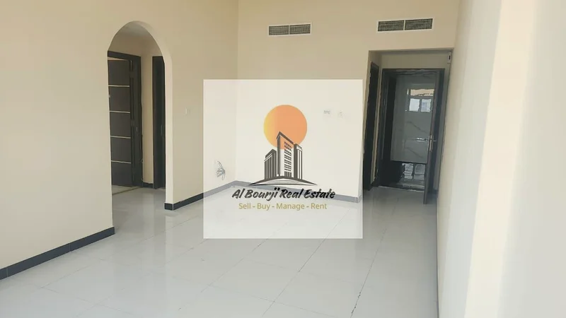 📍 شقة للإيجار في الجرف 2 – موقع ممتاز! ✨ تفاصيل الشقة: 🛏 غرفتا نوم 🛋 صالة واسعة 🚿 حمامان63715124024323112