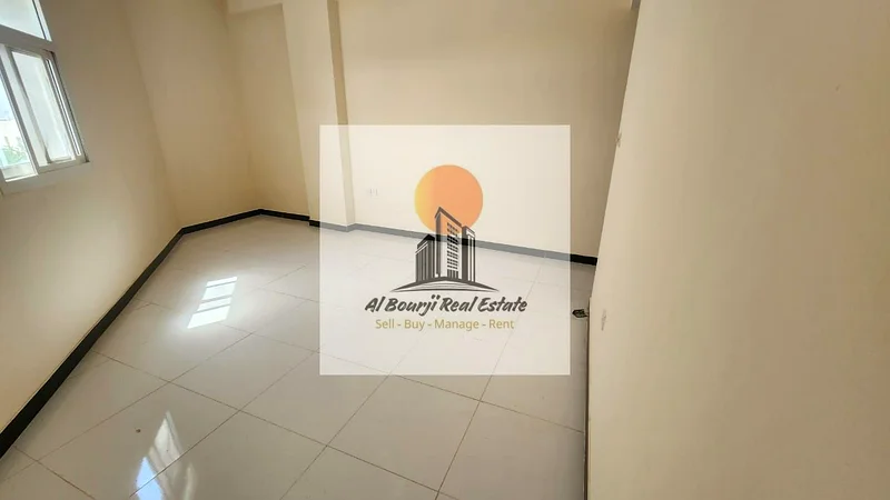 📍 شقة للإيجار في الجرف 2 – موقع ممتاز! ✨ تفاصيل الشقة: 🛏 غرفتا نوم 🛋 صالة واسعة 🚿 حمامان63715124024323114