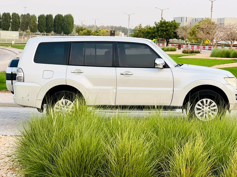 Mitsubishi Pajero 2015 model63612069693569114