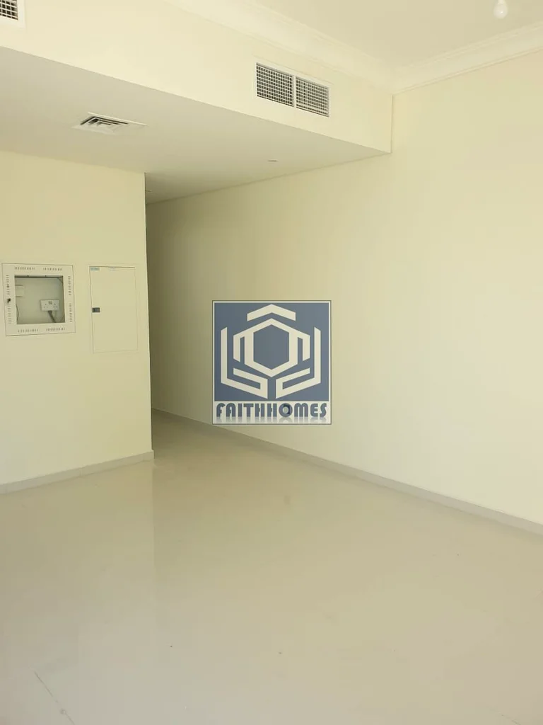 Single Row | RR-EM Type | 3 Bedrooms64003252271490112