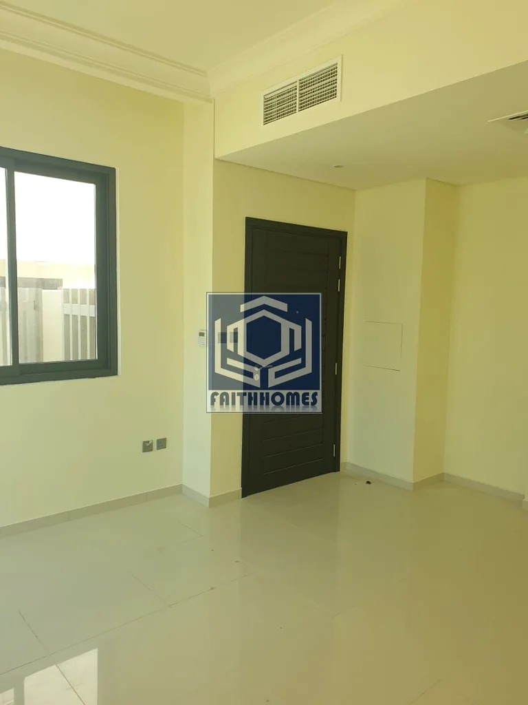 Single Row | RR-EM Type | 3 Bedrooms64003252271490110