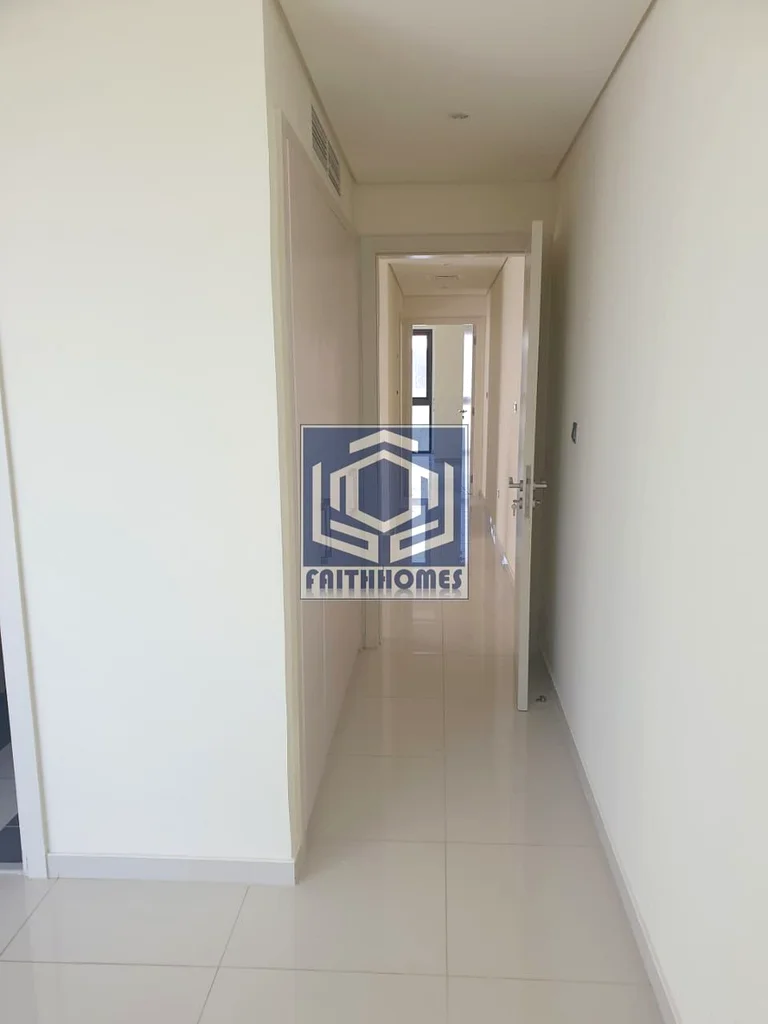 Single Row | RR-EM Type | 3 Bedrooms64003252271490111