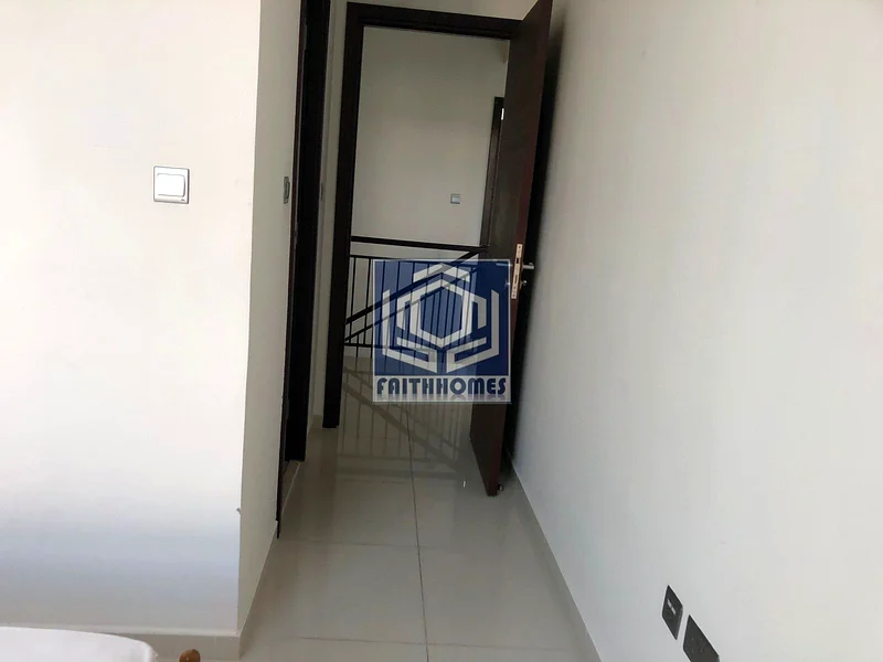 Single Row | RR-EM Type | 3 Bedrooms64003252271490114