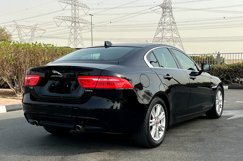 Jaguar • XE • SE • 2.0 Turbo gcc First owner  with 2 keys63613735357187114