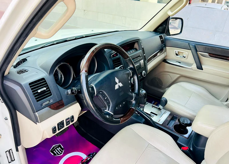 MITSUBISHI PAJERO 2014 MODEL WHITE GCC SPECS REF.093263612069605506114