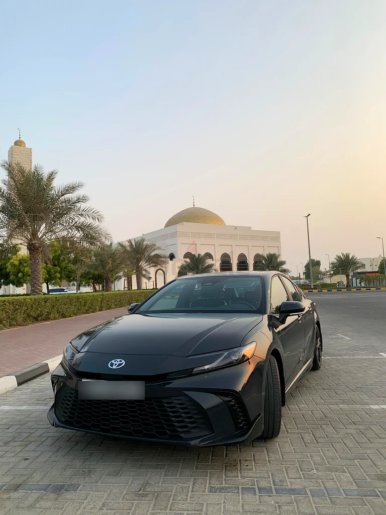 TOYOTA CAMRY SE 2025 Hybrid FULL OPTION GRAY Color 4 - Cylinder Excellent condition63612450439810111