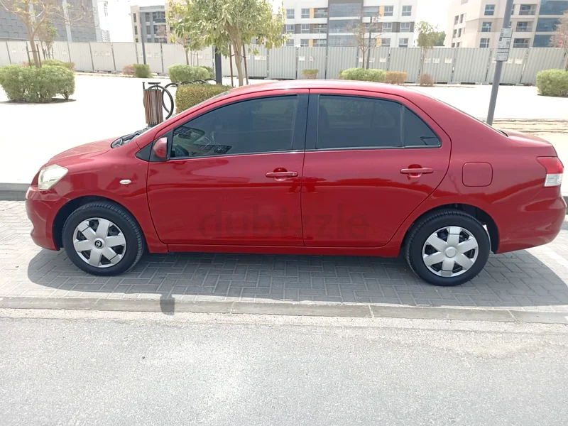 ACCIDENT FREE RED TOYOTA YARIS FOR SALE63612448863362111