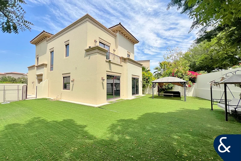 Vacant Now | Single Row | 7,109 Sq Ft Plot63915982681603110