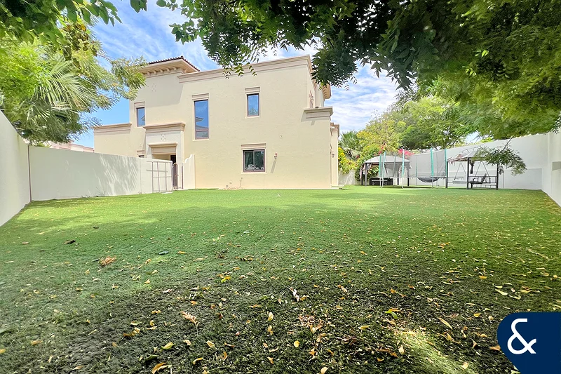 Vacant Now | Single Row | 7,109 Sq Ft Plot63915982681603111