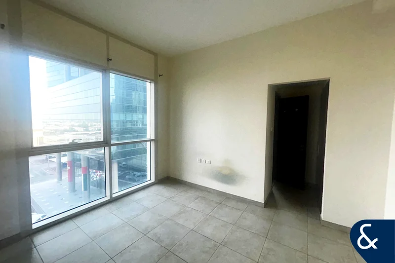 Vacant |  Lake Views  | Investment63987419698178113