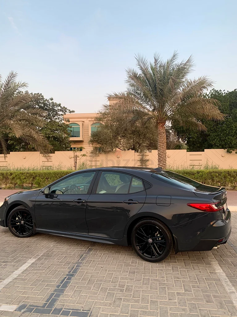 TOYOTA CAMRY SE 2025 Hybrid FULL OPTION GRAY Color 4 - Cylinder Excellent condition63612450439810112