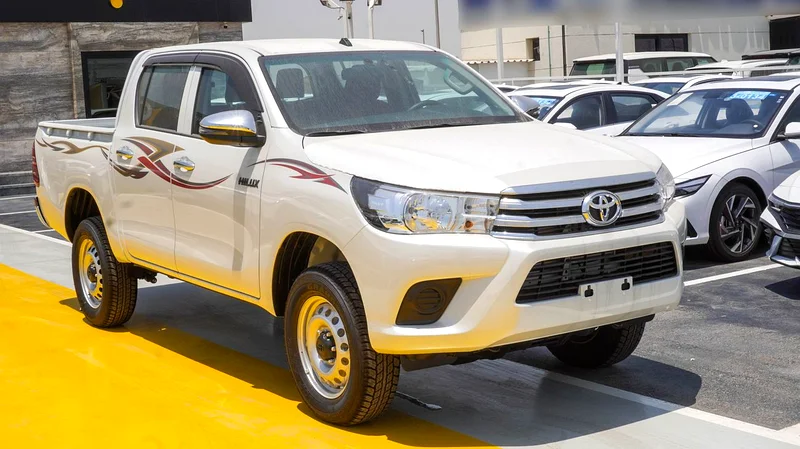 2025 Toyota Hilux DC 2.4L AT Diesel63612449574017112