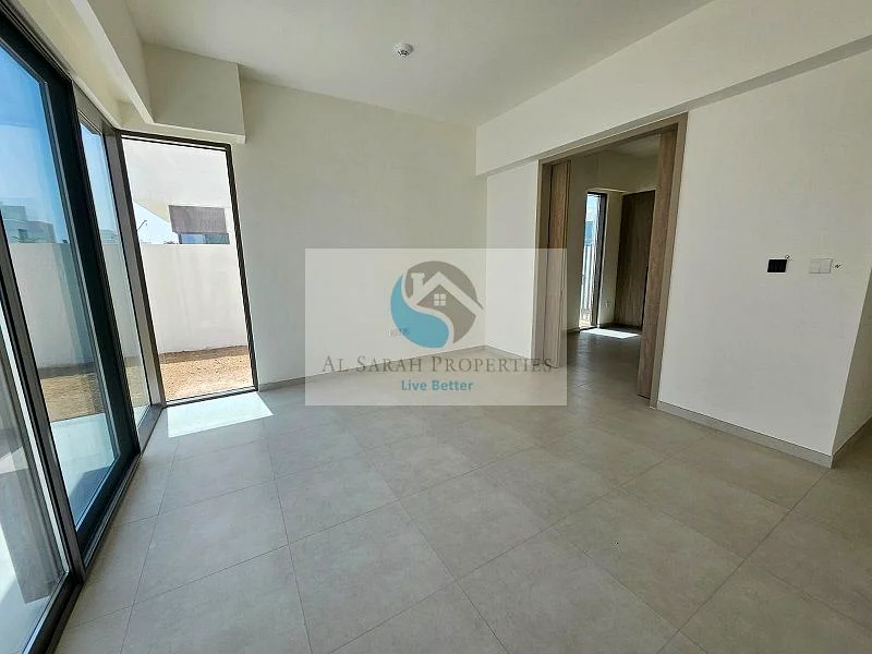 وحدة ركنية من صف واحد على شاطئ ذهبي مؤهلة للرهن العقاري63947307181699113