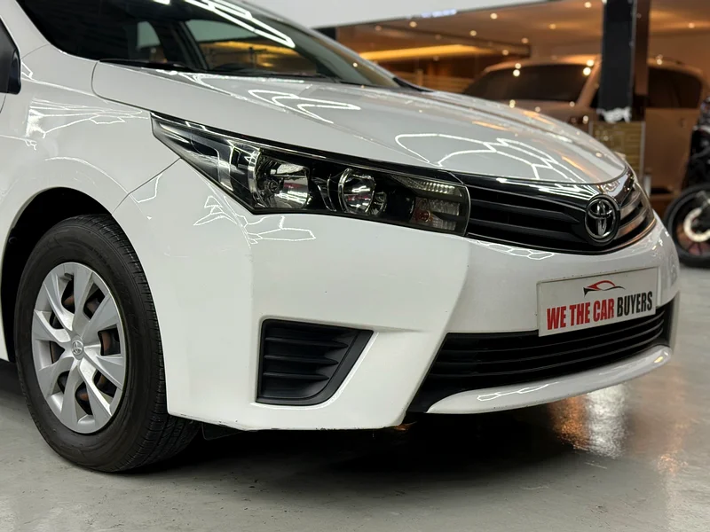 TOYOTA COROLLA 1.6 SE ( BASIC WITH CRUISE CONTROL ) 2015 90000 KMS GCC SPECS 2 KEYS63612452151298113