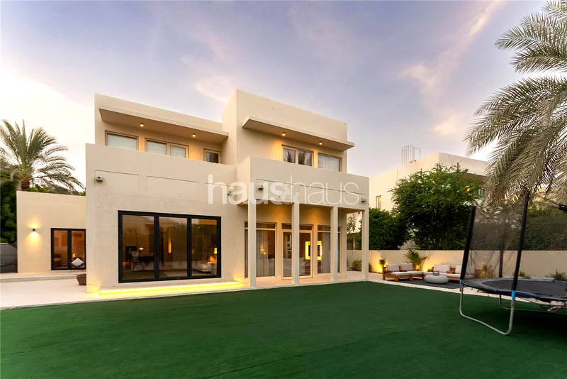 Stunning 4 Bedroom | Park Backing | Fully Upgraded63919687080833110