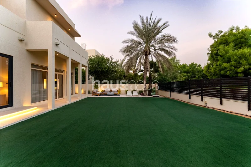 Stunning 4 Bedroom | Park Backing | Fully Upgraded63919687080833111