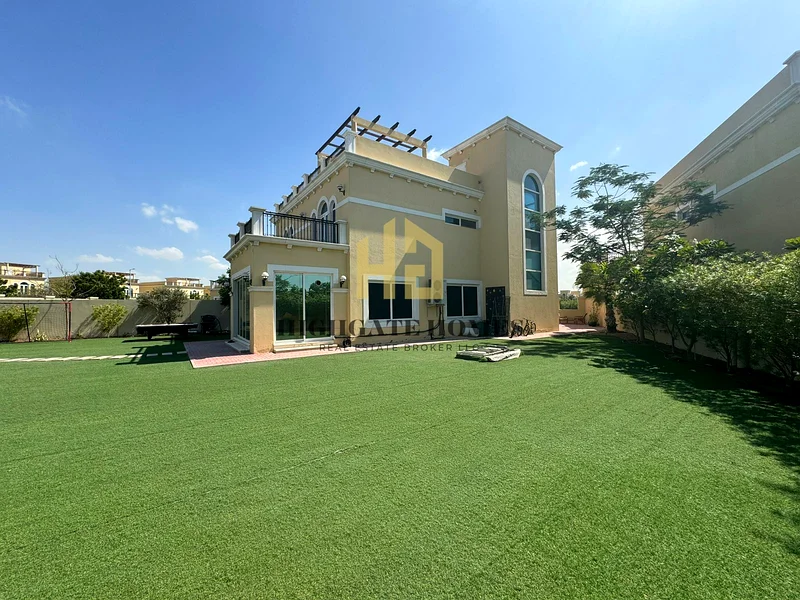 Huge Plot | Nearly 10,000 | Vacant on Transfer63922287134465110