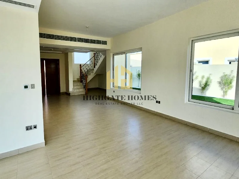 Huge Plot | Nearly 10,000 | Vacant on Transfer63922287134465114