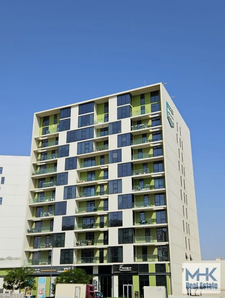 Spacious Studio in Pulse Residence Dubai South63751682529155110