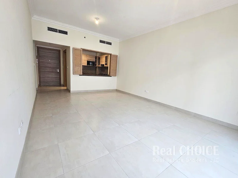 Move-in Ready| Bright and Spacious| Fully Rennovated63915253600258113