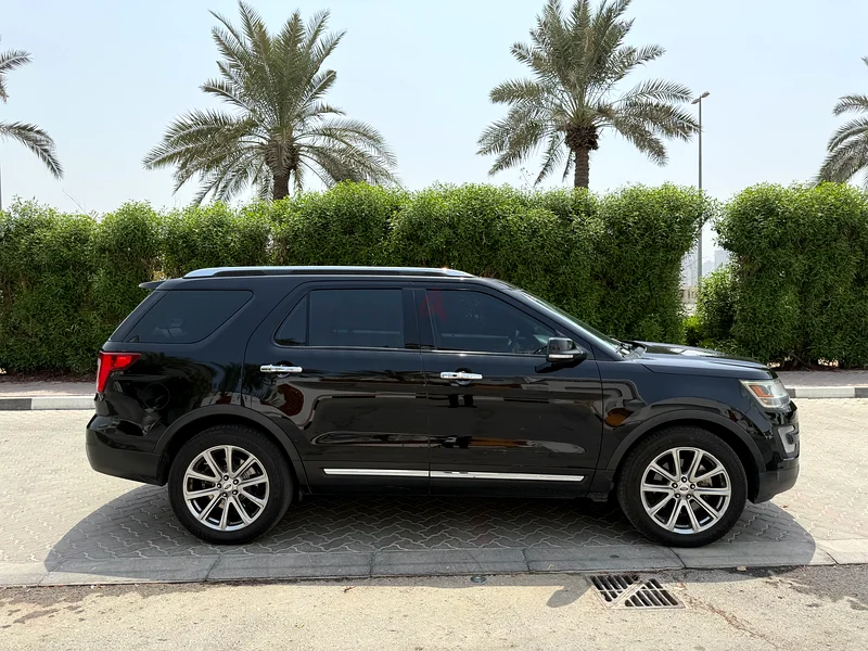 Ford Explorer - First Owner - 2017 Full service history at the agency•	Still under agency warranty63613463694210112