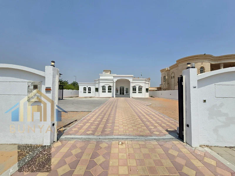 Villa for Sale in Ajman – Al Jurf 2   An exceptional property in a highly strategic location, situated just the second plot from University Street, di63866092799491110