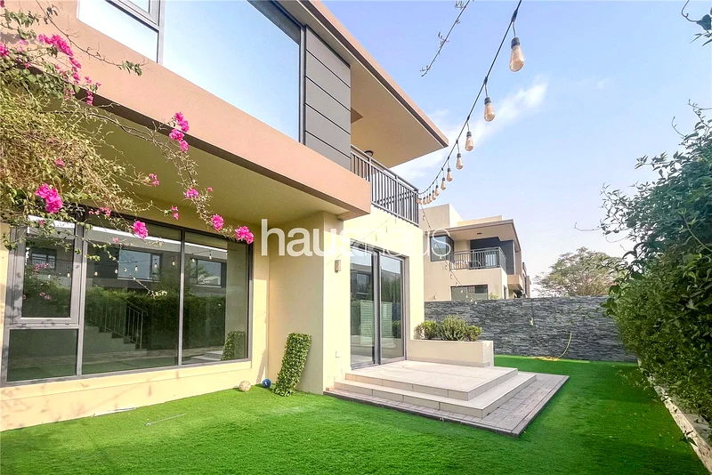Large Plot | VOT | Corner Unit64045900732162111