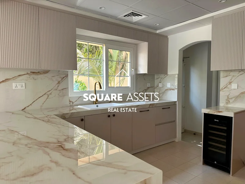 Full Lake View | Fully Upgraded | 4BR + Maids63654978768513114