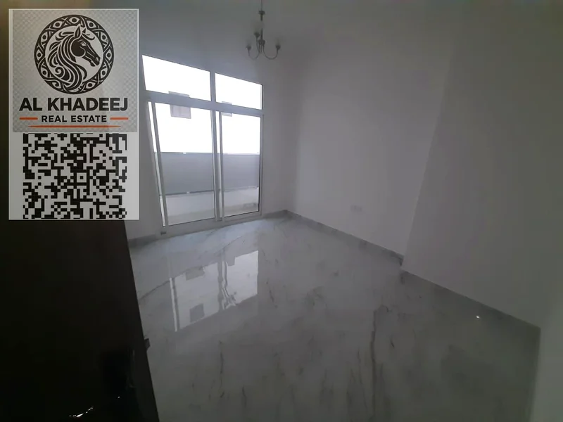 السّاكن الأول في عجمان، في موقع مميّز جدًا، بمساحة كبيرة وتشطيب سوبر ديلوكس63714929230081111