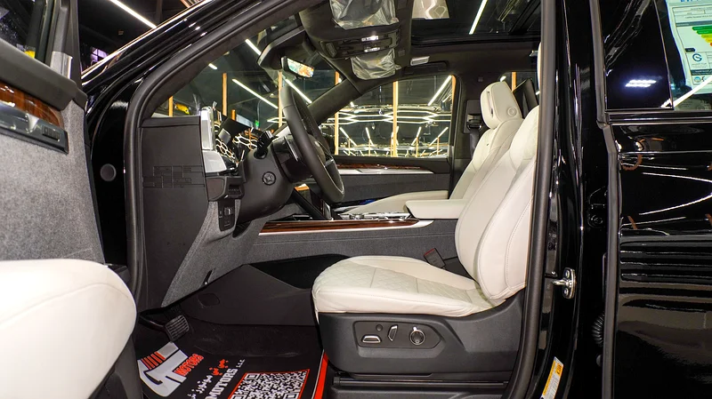2025 CADILLAC ESCALADE 600 SPORT PLATINUM BLACK EDITION 6.2L PETROL - 360 CAM, PANORAMIC, HUD, BLIND63613736135041114