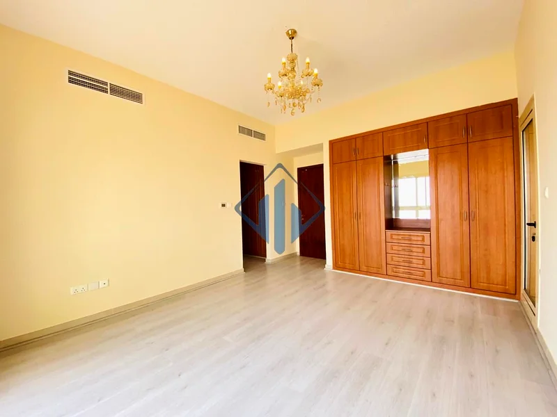 شقة عائلية واسعة - أنيقة ونظيفة63814366458754112